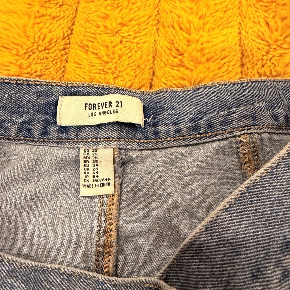 Denim Button-Front Skirt
T4 - Picture 6 of 9